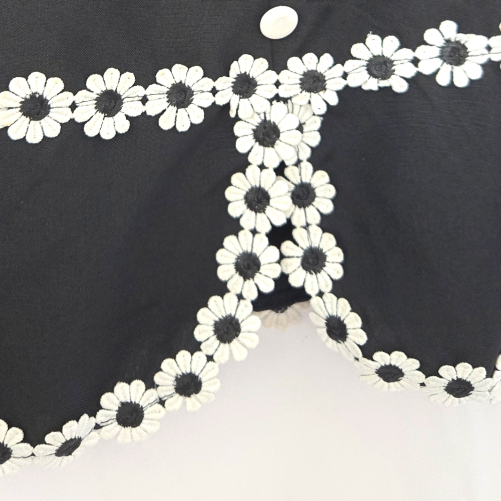 Shein Sleeveless Blouse with Daisy's - Picture 3 of 6